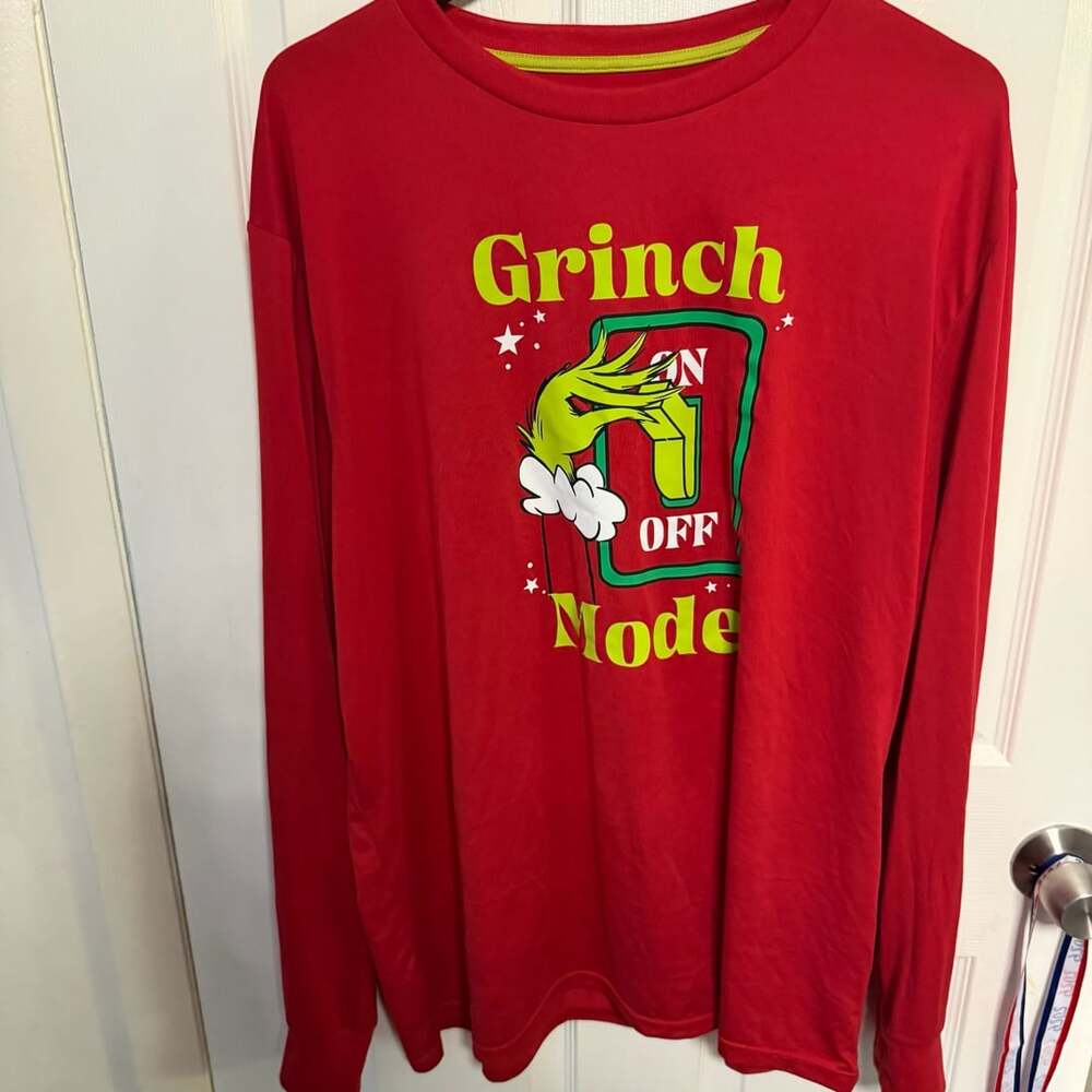 Dr. Seuss The Grinch Grinch Mode Size XL/XG Red Long Sleeve Shirt